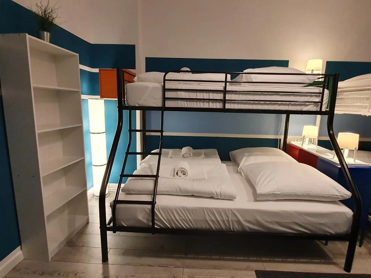 Central Lichtenberger Apartment For 6 People Berlín Německo