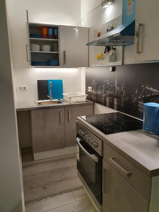 Central Lichtenberger Apartment For 6 People Berlín 0*,